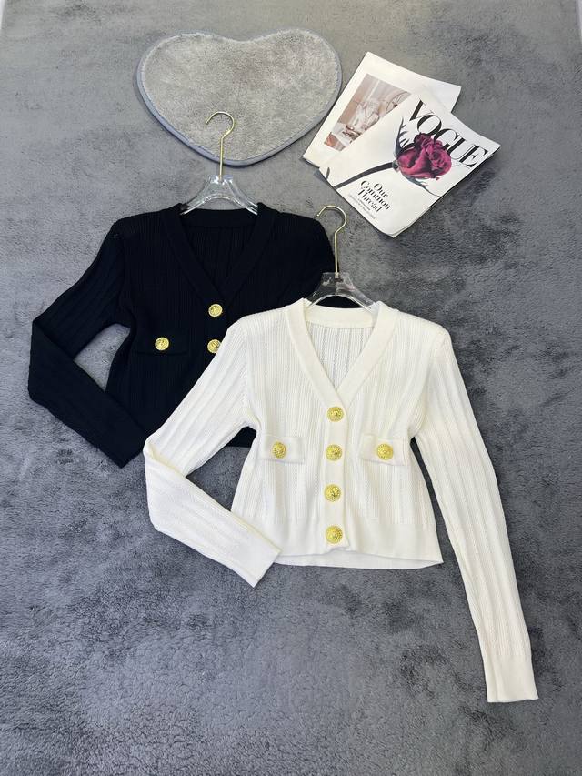 New Arrival Chanel-style V-neck long-sleeved sweater with metal buckle Black, wh