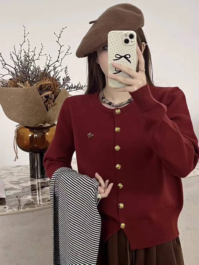 Striped Shawl Layered with Sweater Smlp DDD