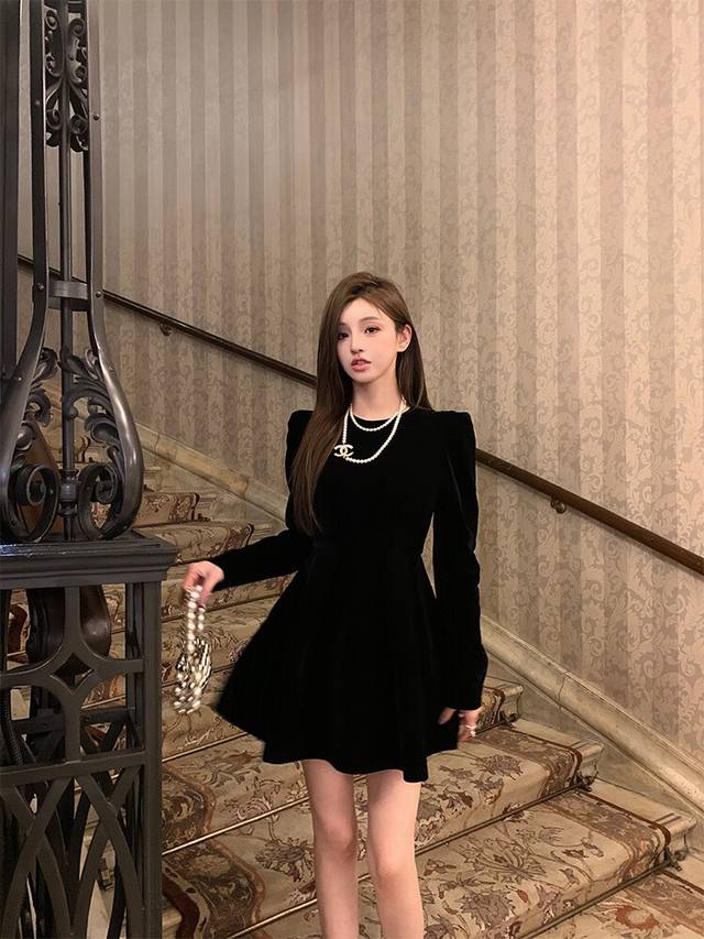 Hepburn-style velvet tulle dress Smlp DDD