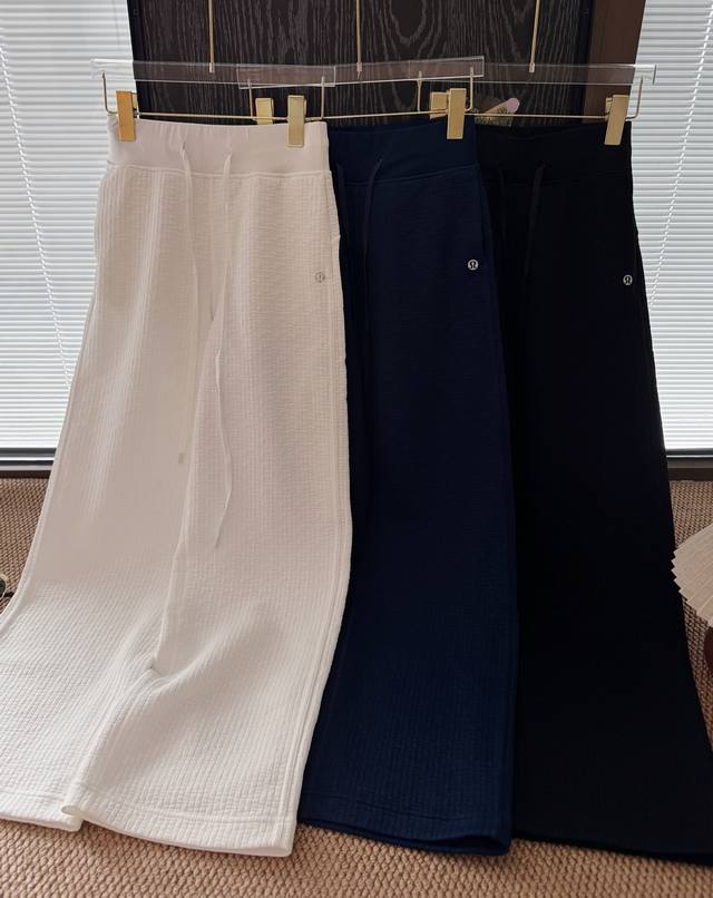 Product Name: Lulu Textured High-Waisted Wide-Leg Casual Pants Sizes: 4, 6, 8 C