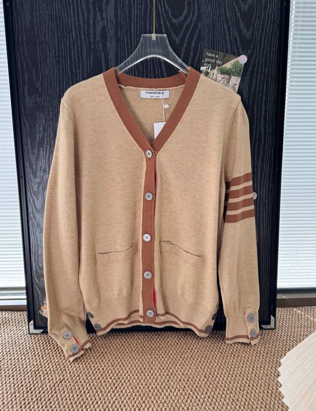 Product Name: Tb Classic V-Neck Knit Cardigan (Old Money Style) Size: ML Color: