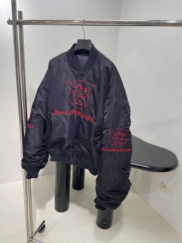 New City Series Lion Club Bomber Jacket Nylon Cotton Coat Selected glossy nylon