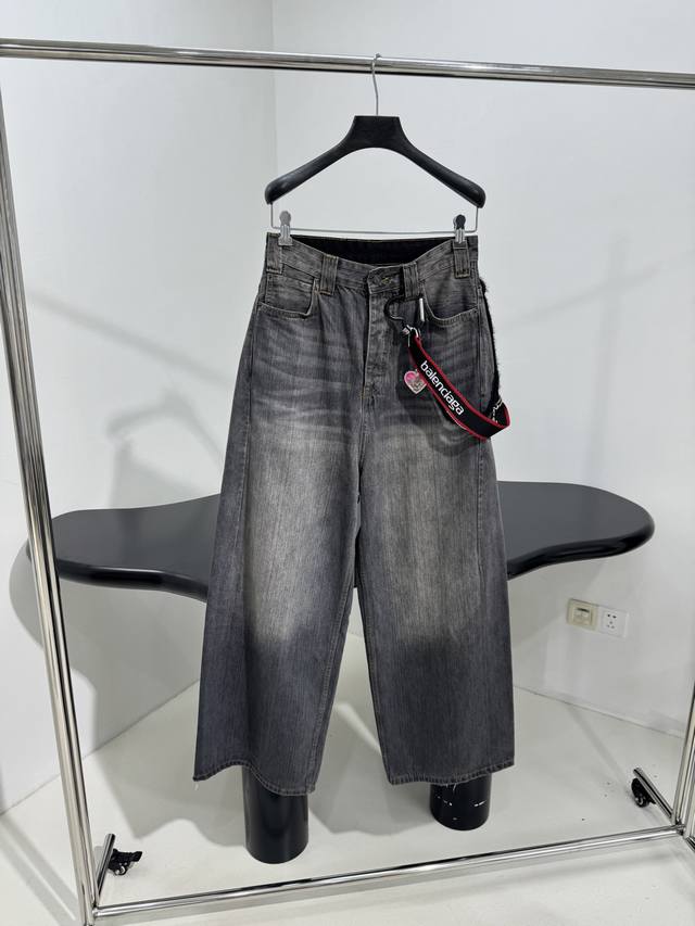 New Arrival Oversized Denim Jeans with Chain Charm Light Indigo Denim, Custom Dy