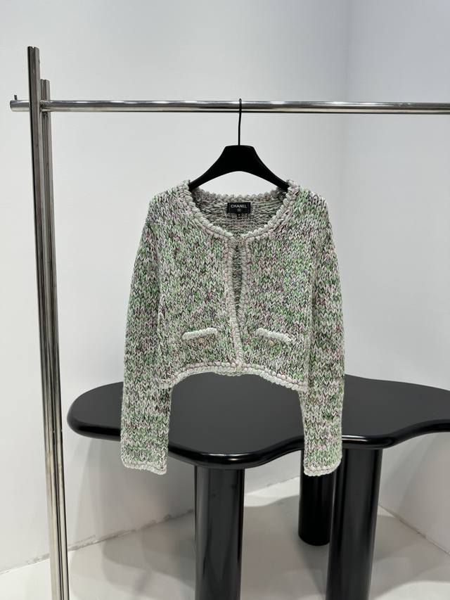 Chanel 25 New Tweed Cardigan Custom tweed fabric Custom-woven yarn with colorfu