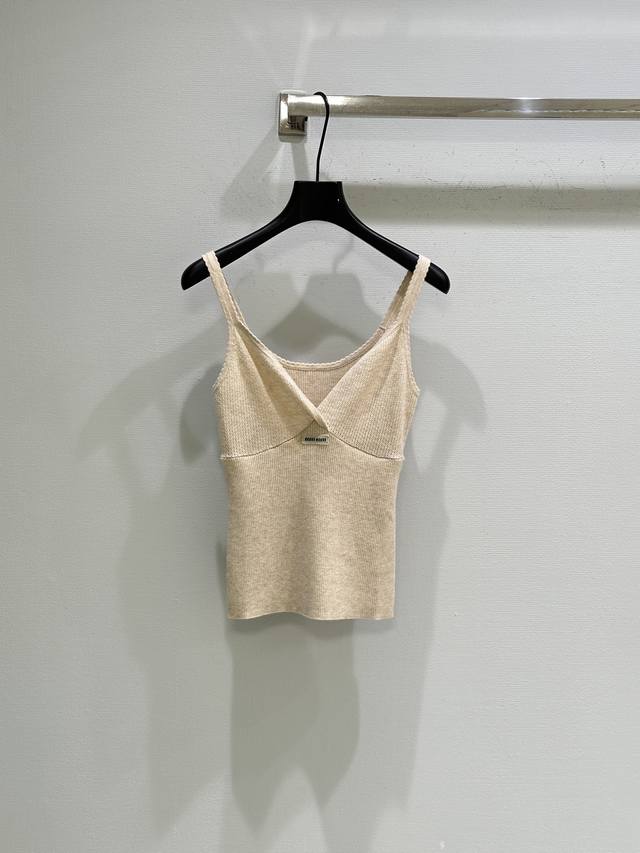 25Ss Early Autumn New Arrival! This vest is incredibly comfortable and luxurious