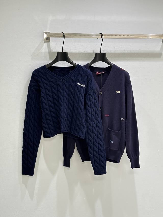 25Ss Autumn/Winter New Arrival! Cable Knit V-Neck Pullover with Floral Print and