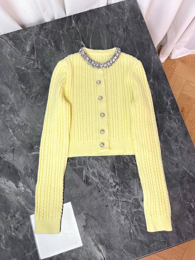 25 is a highly designed piece that blends classic knitting techniques with luxu