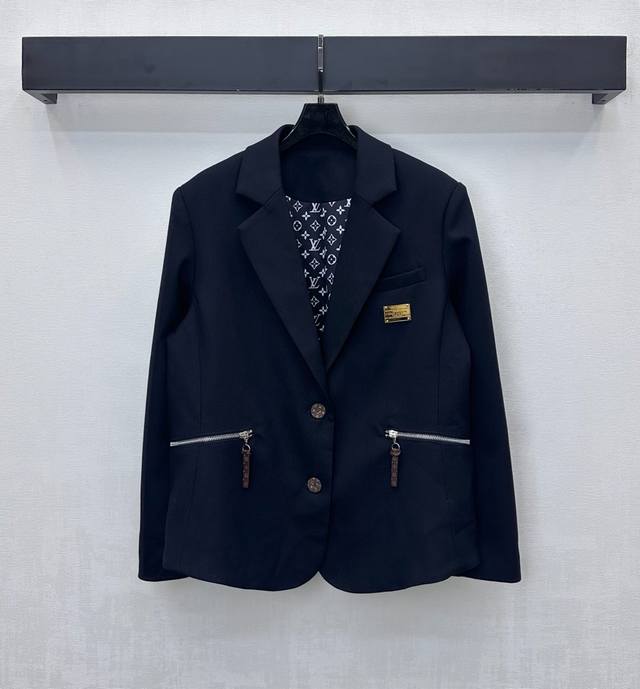 Louis Vuitto*2025 New Arrival: Leather-buttoned Pleated Suit Jacket, Custom Made