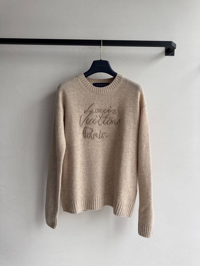Louisvuitto* New cashmere sweater with embroidered lettering. Whether paired wit