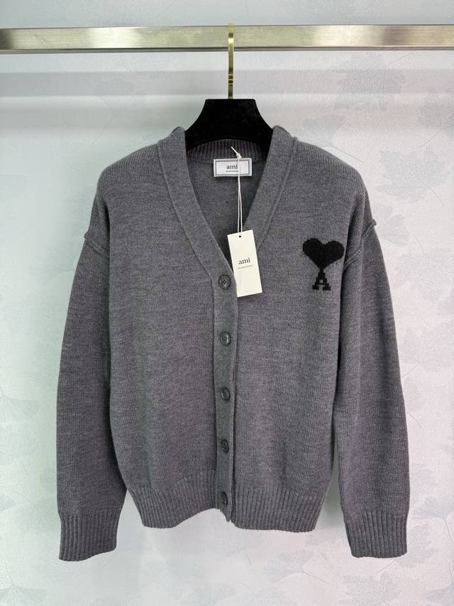 Ami*25 Autumn/Winter New Heart-Shaped Cardigan Sweater, Soft Knit Material, Supe