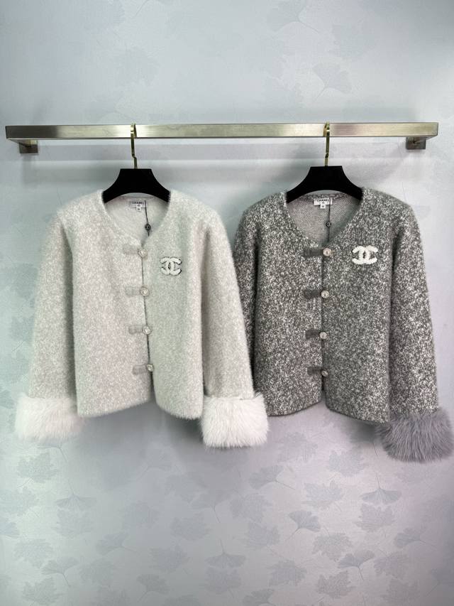 Ch*25 Autumn/Winter New Style Plush Short Jacket. Soft faux fur material with pl