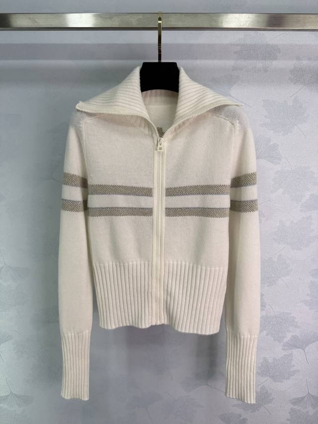 Dio*25Fw Ski Series Knit Cardigan: Off-white base with gold five-pointed star em