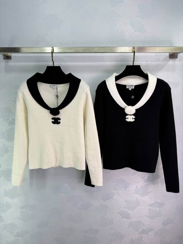 Ch*25 Early Autumn New V-neck Knit Sweater: The double C logo on the chest exude
