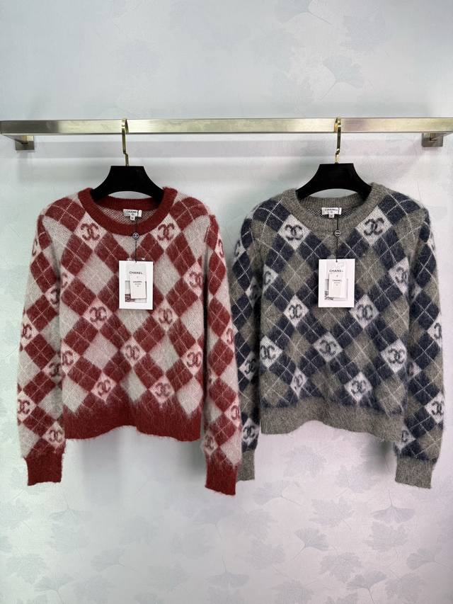 Ch*25 Autumn/Winter New Checkered Sweater, made of mohair and wool, soft and com