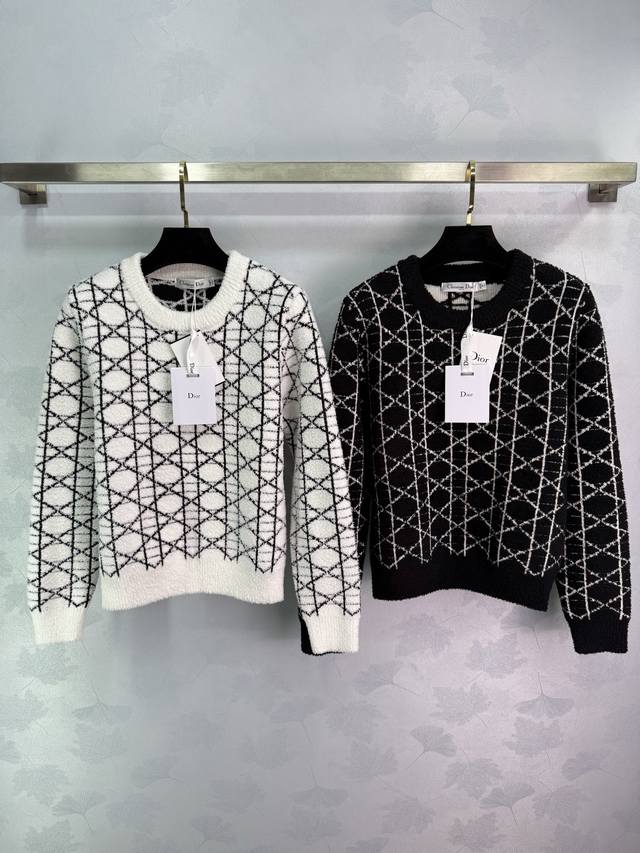 Dio*25 Early Autumn New Arrival Diamond Pattern Knit Crew Neck Top. Blended wool