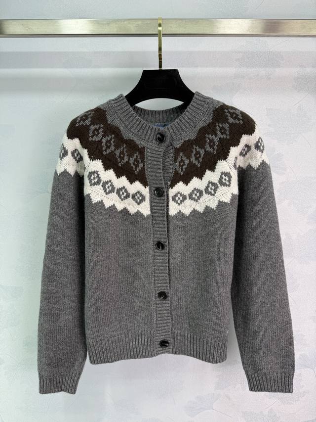 pr*2025 Autumn/Winter New Grey Wool Cardigan, Fair Isle Style, Diamond Pattern,