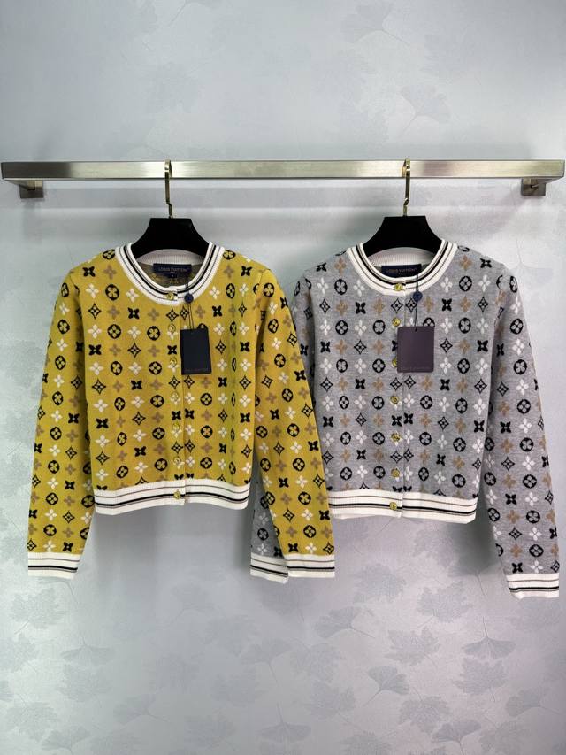 Lou* Early Autumn New Monogram Print Short Knit Cardigan with Unique Design Elem