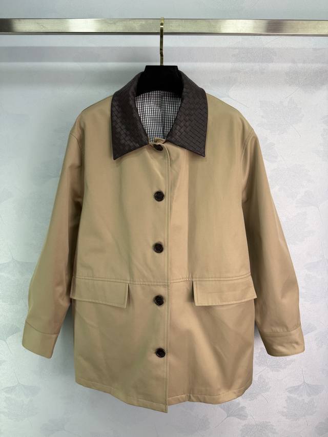 Bo* Bottega Veneta's 2025 New Woven Leather Collar Jacket, Maillard Color, Black