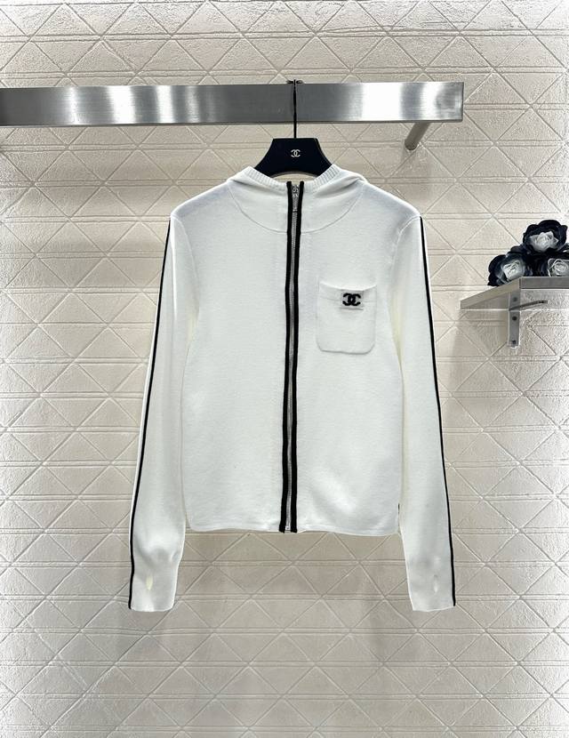 Chane*2025 New Arrival 3D Floral Knitted Vest Made with custom Yb wool yarn, the