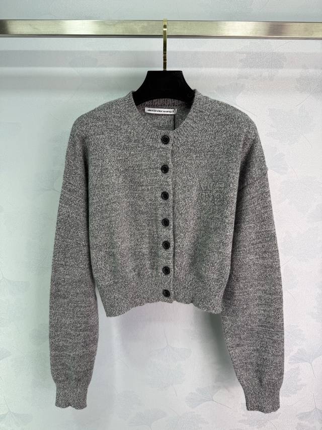 Ale*25 Early Autumn New Short Knit Cardigan - Versatile and Easy to Wear... This