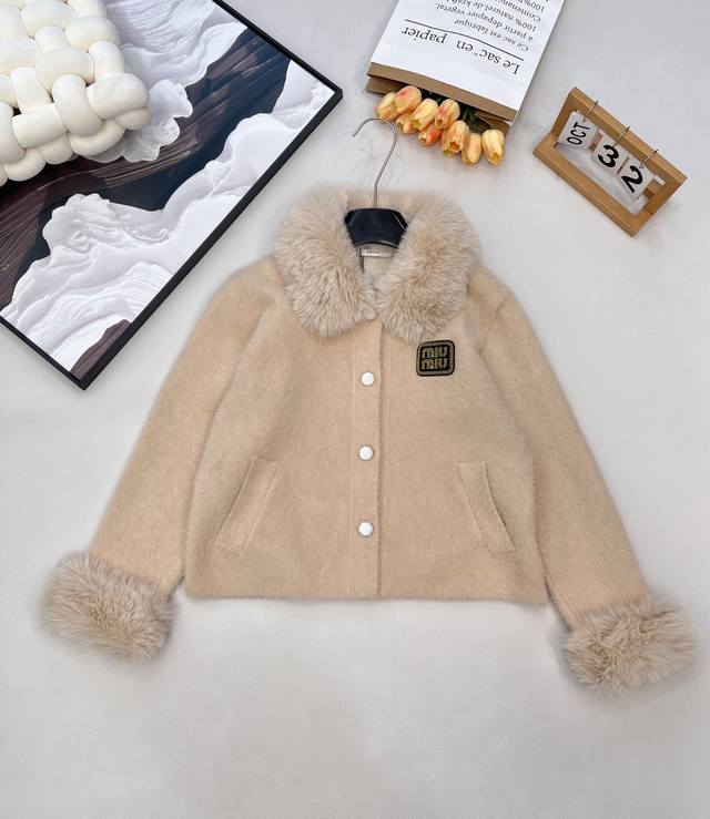 Miumiu New Furry Collar Letter Patch Knit Cardigan This cardigan is so cute and