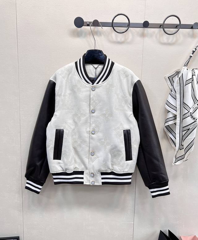 Louis Vuitton 25Ss's killer piece is here...Heavy embroidered four-leaf clover b