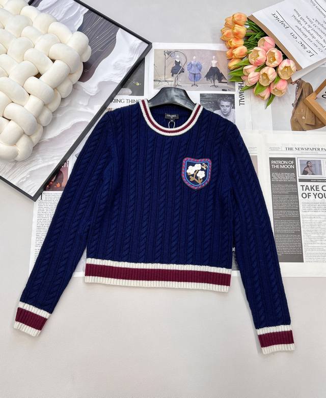 Chanel 2025 New Crew Neck Cable Knit Color-Blocked Pullover Sweater. Made with c