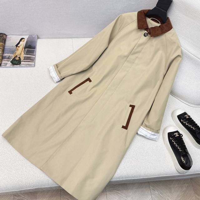 Bc 25Ss Autumn/Winter New Arrival Long Trench Coat with a Stylish Color-Blocked