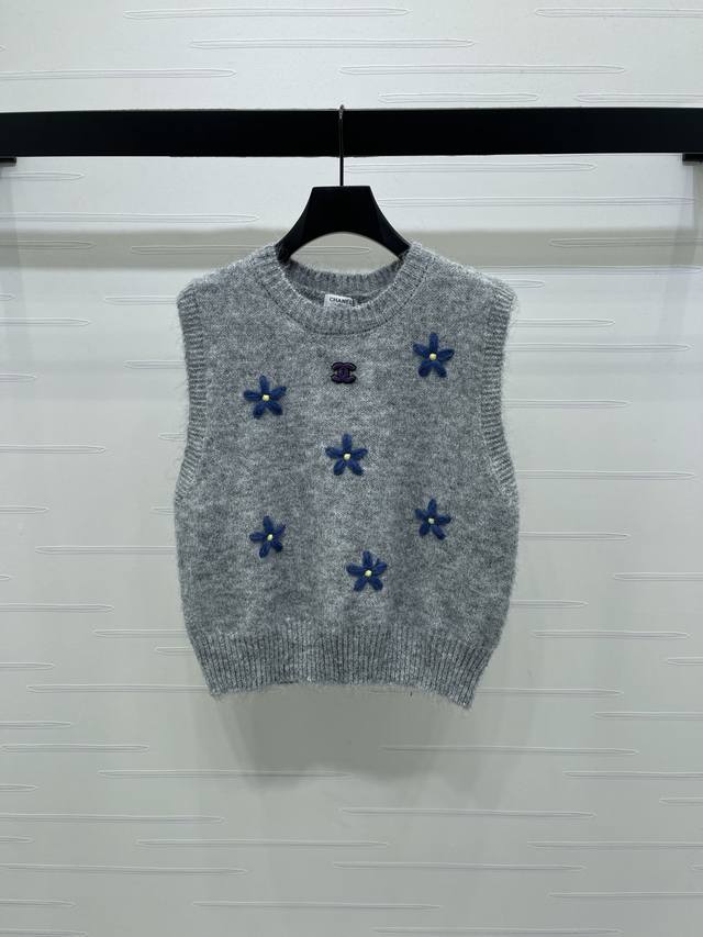 New Arrival! High-Quality Original Chanel* 2025 Autumn/Winter Collection! Flora