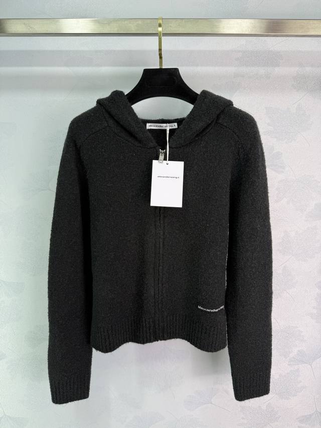 Ale*25 Autumn/Winter New Zipper Hooded Sweater. Made of soft and warm wool, perf