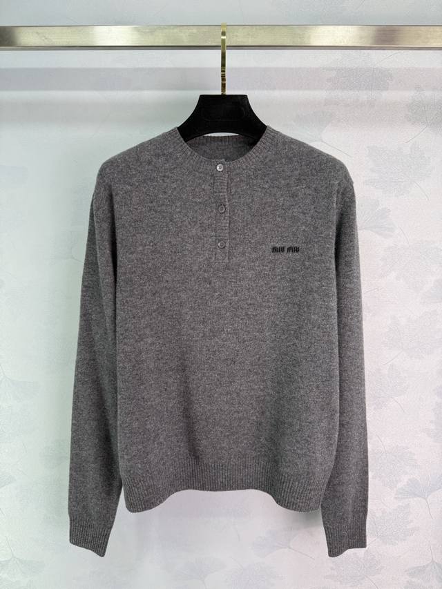 Miu*25 Autumn/Winter New Cashmere Top - Soft and Delicate, Super Comfortable for