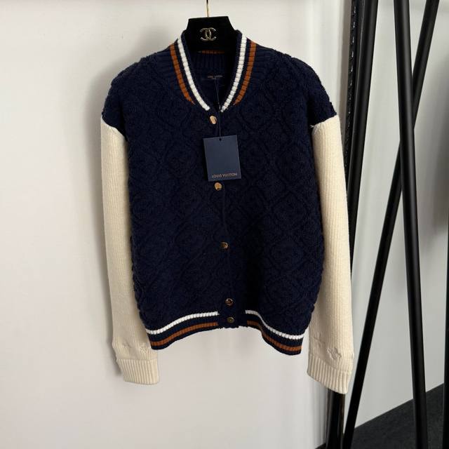 Style No. 20257410 Lv* New Plush Logo Jacquard Color-Blocked Long-Sleeve Knit C