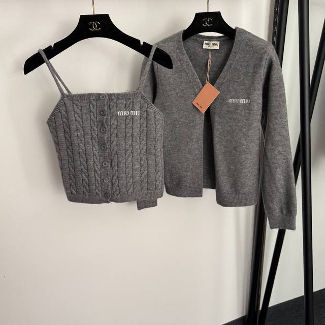 Style No. 20257349 Miumi* New Set: Logo Embroidered V-neck Long-sleeved Knit Ca