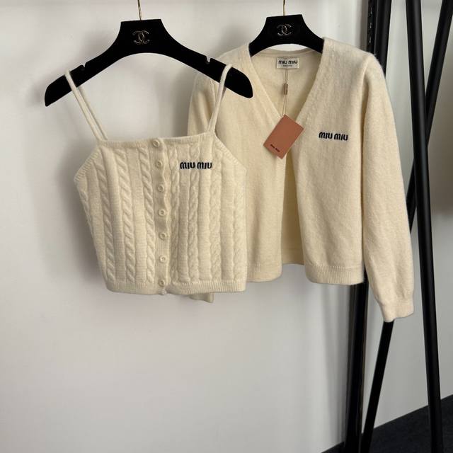 Style No. 20257349 Miumi* New Set: Logo Embroidered V-neck Long-sleeved Knit Ca