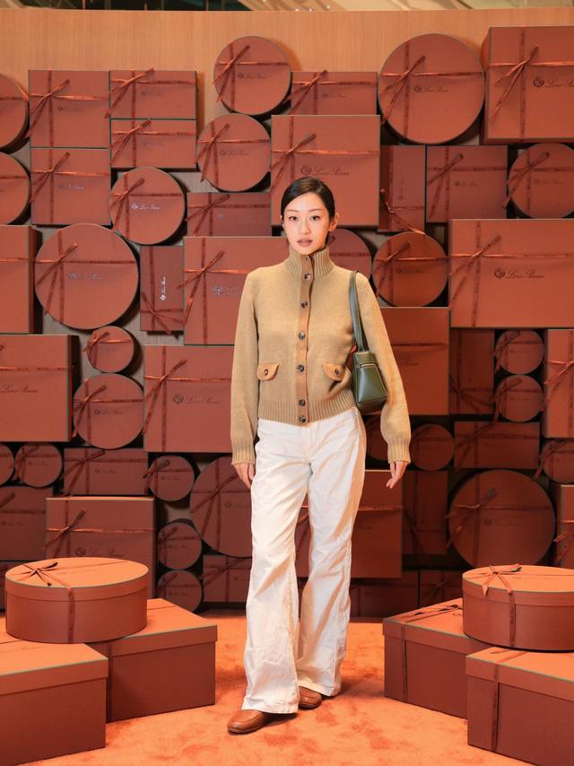 Loro pi*Na 25Fw Autumn/Winter New Arrival: Vintage Cashmere + Suede Knit Cardiga