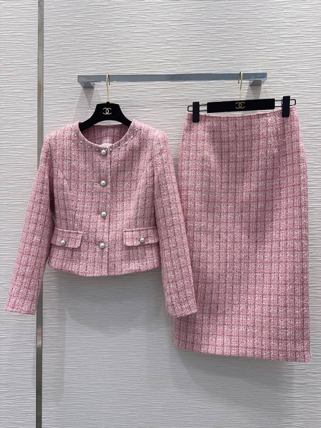 Chane* 2025Fw New Arrival Suits: A classic French Chanel-inspired style that I f