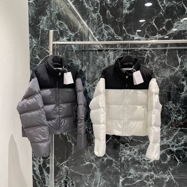 DaWang 2025 Autumn/Winter New Color-Blocked Down Jacket. The rectangular emboss