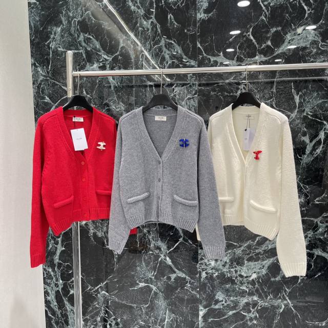 Ce 25 Autumn/Winter New Arrival: A knitted cardigan featuring a contrasting triu