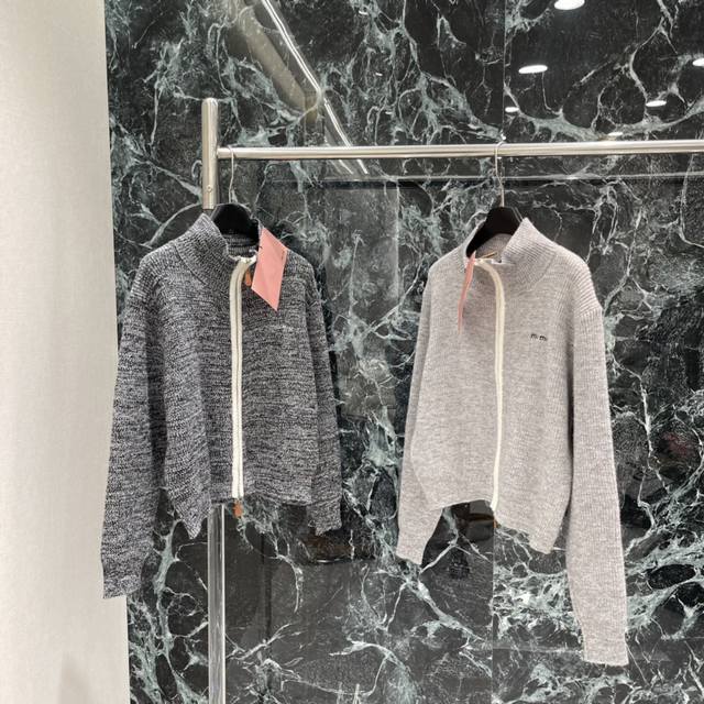 Miu 2025 Autumn/Winter New Knit Zipper Sweater - A casual yet stylish piece. The