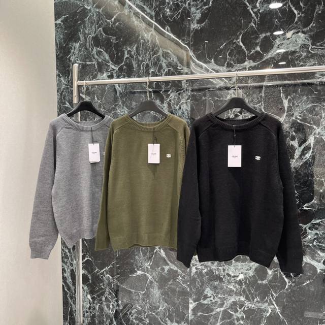 Ce 2025 Autumn/Winter New Round Neck Knit Sweater. Features a classic embroidere