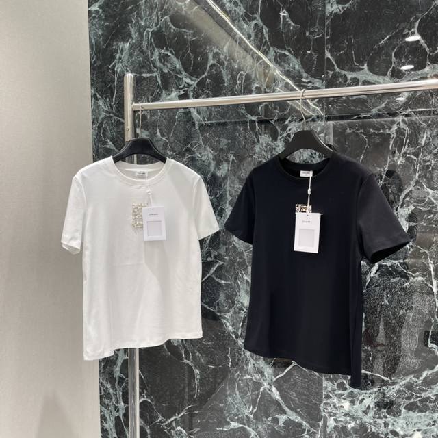 D brand's Fall/Winter 2025 new beaded number short-sleeved T-shirt exudes a hig