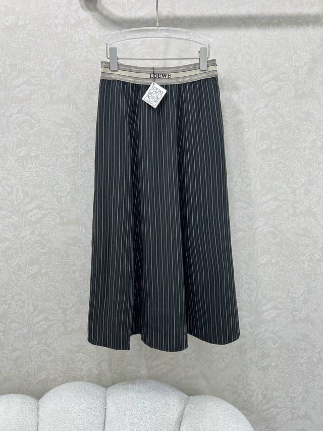 Loew*25 New Striped High-Waisted Waistband Midi Skirt. A rare find, this skirt f