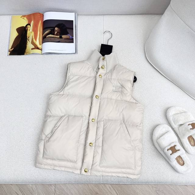 Ce 25Ss Autumn/Winter Newest Color-Blocked Ribbed Arc de Triomphe Decorative Sta