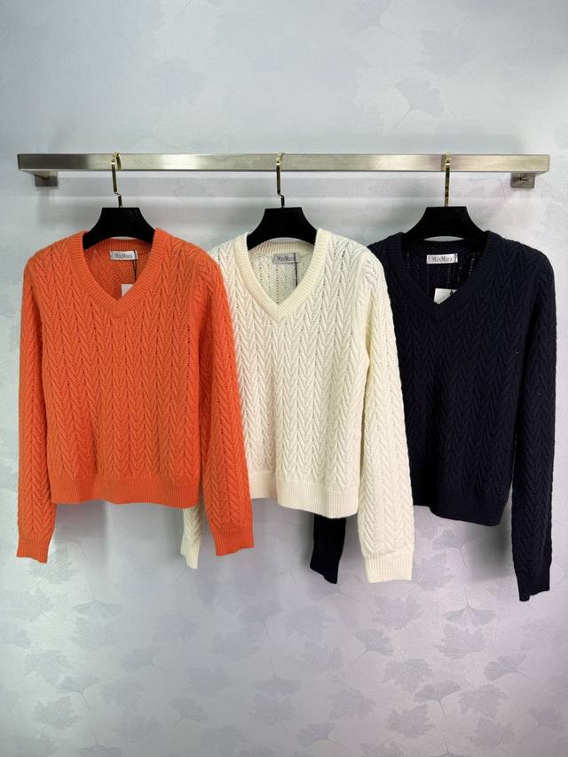 Ma*25 Autumn/Winter New V-neck Cable Knit Sweater. Classic V-neck + cable knit t