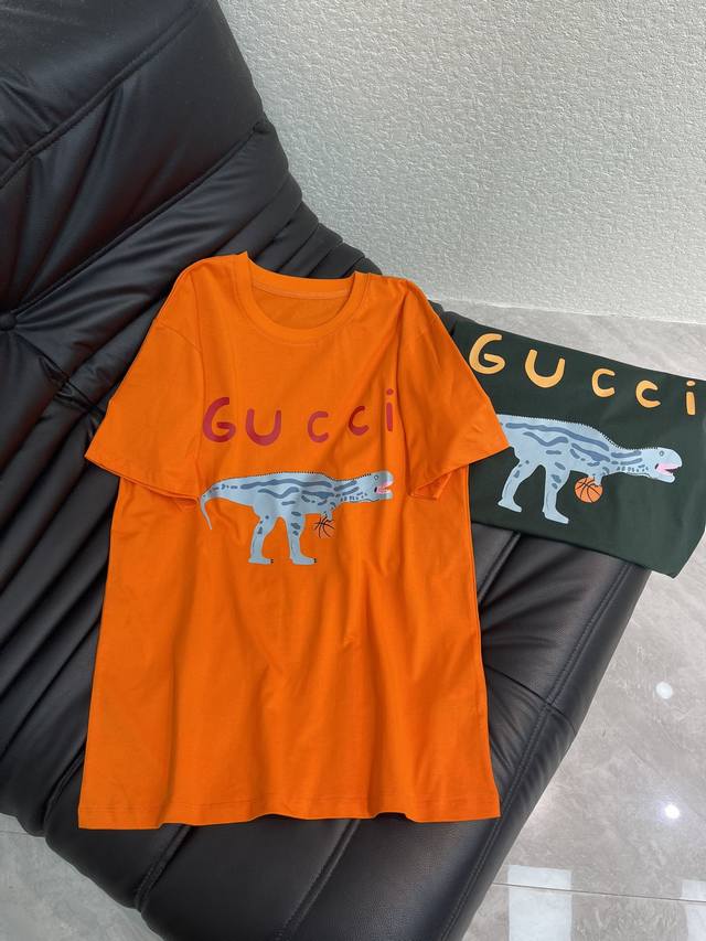 Gucc*26 Early Spring New Arrival: Dinosaur Letter Print Short-Sleeve T-Shirt. Hi
