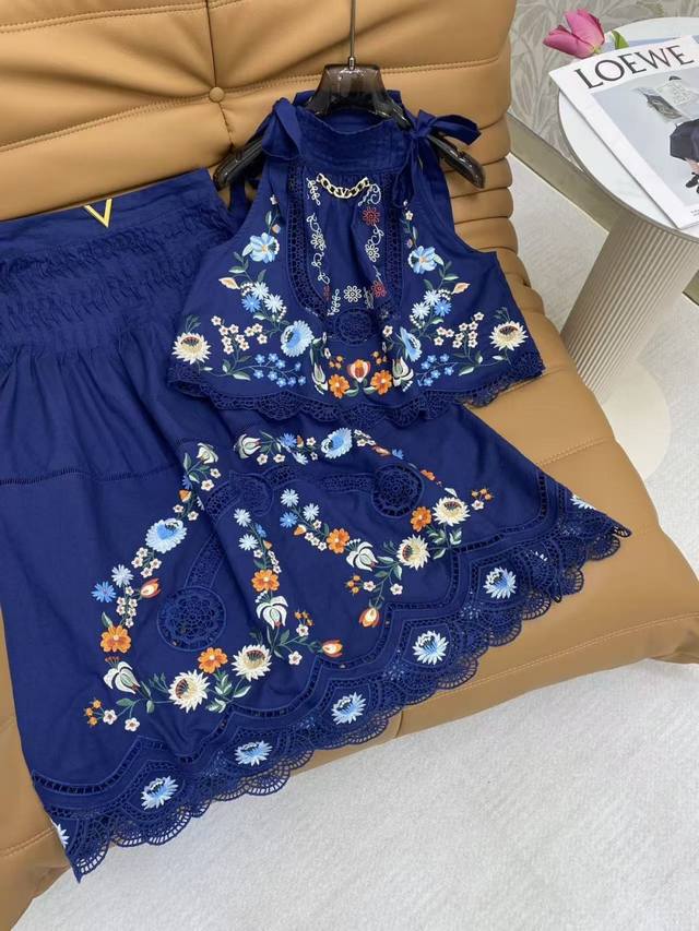 Va2026 Sp Navy Blue Linen Embroidered Suit with Heavy Floral Embroidery and Lace