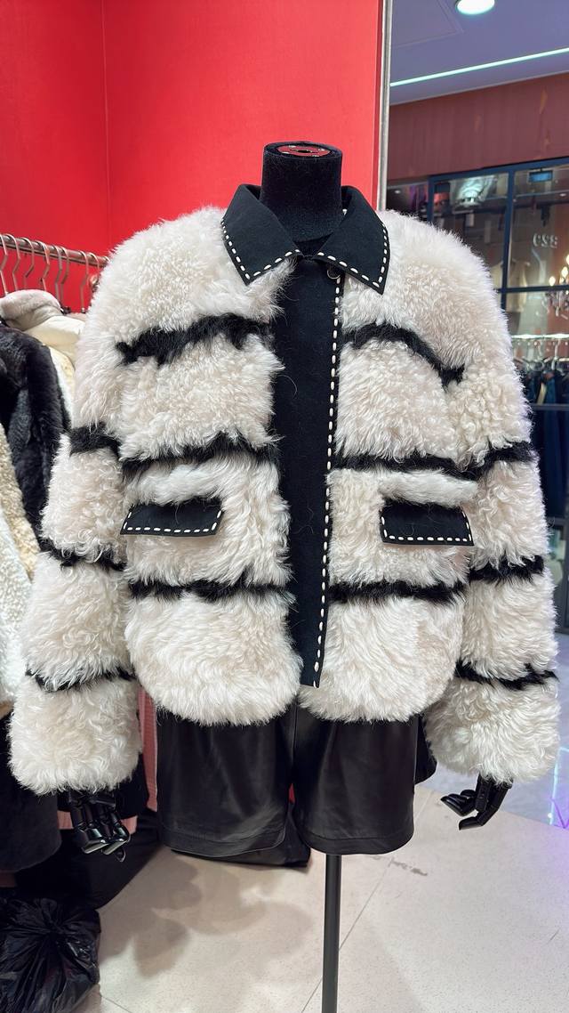 Mpaxmpa* Imported Tuscan fur-lined collar, stylish and youthful, warm and slimmi