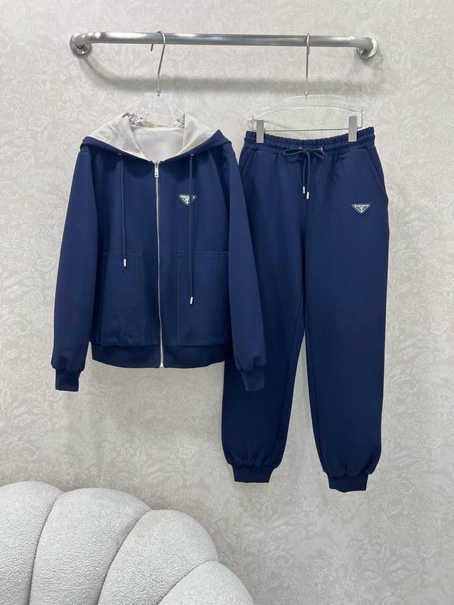 prad*25 New Set: Double-sided Hooded Zipper Jacket and Wide-leg Pants. The jacke