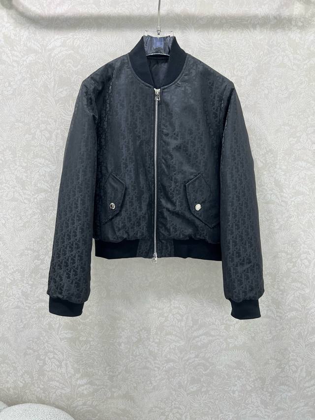 Dio*25 New Ribbed Collar Monogram D Letter Subtle Print Quilted Jacket. The enti