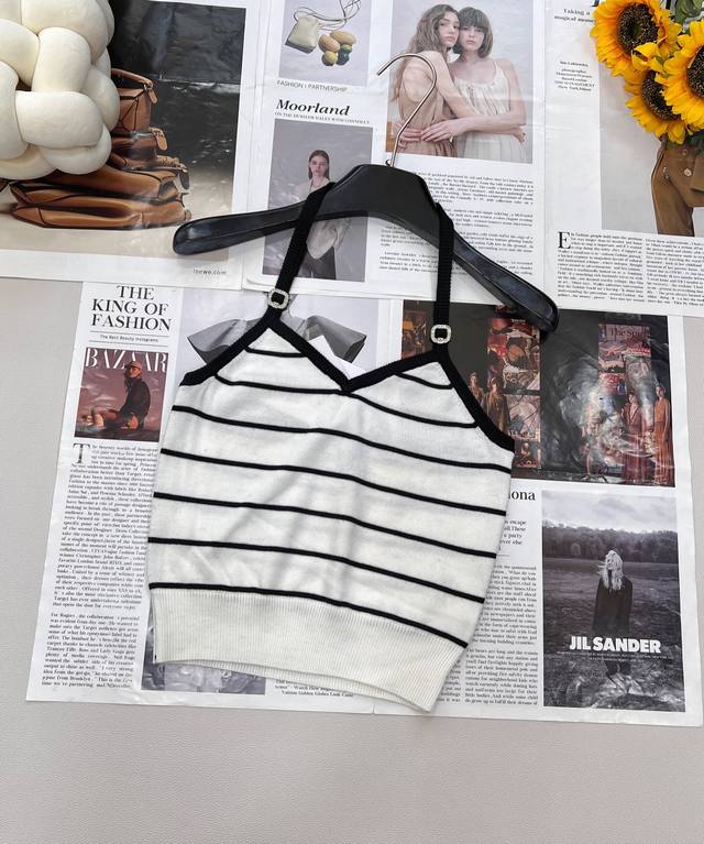 Chanel 25Ss Summer New Arrival Halter Neck Striped Knit Camisole. The halter nec